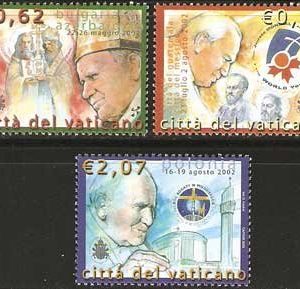 Serie sellos Vaticano 1325-27. Viajes de Juan Pablo II en 2002
