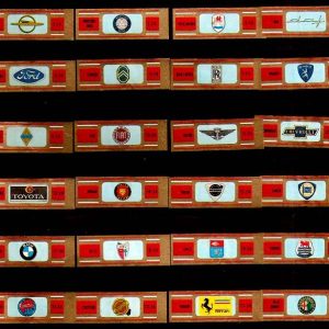 Serie Vitolas Karel I. Marcas Coches Rojo. 24 Vitolas